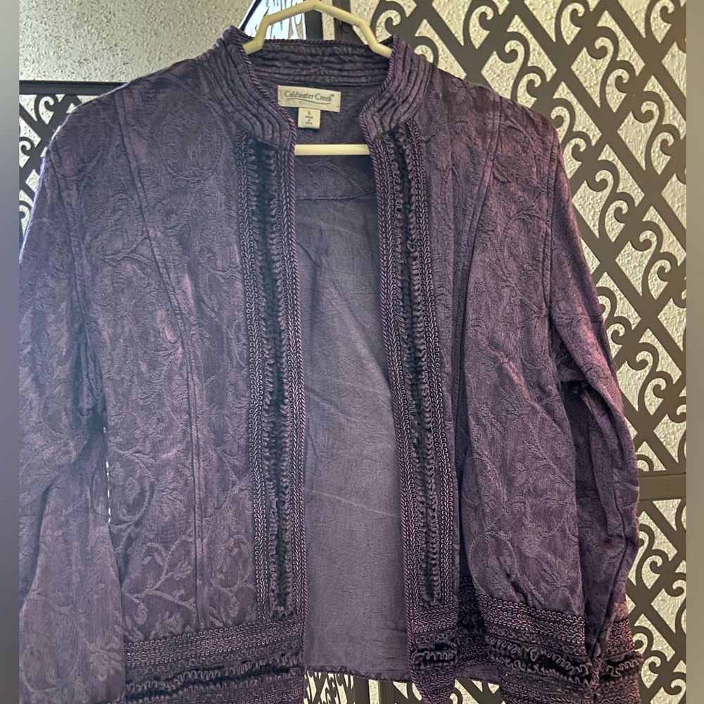 Woman’s Jacket - Picture 2 of 3
